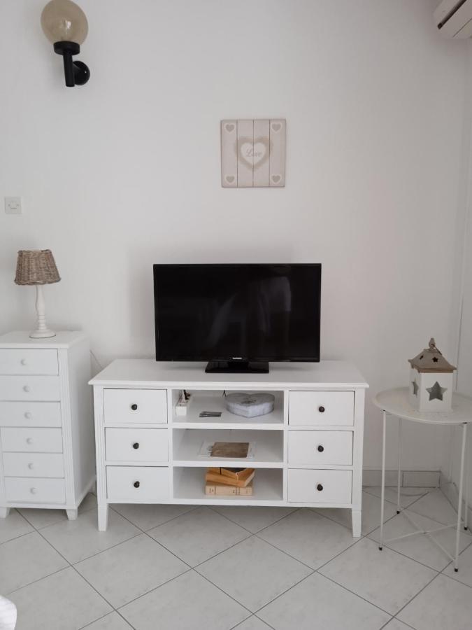 Apartmani More コマルナ エクステリア 写真