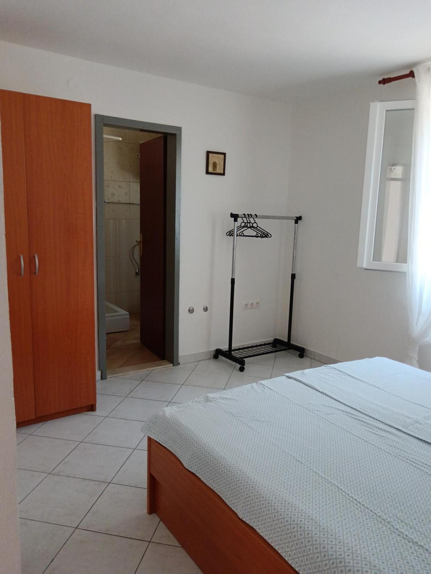 Apartmani More コマルナ エクステリア 写真