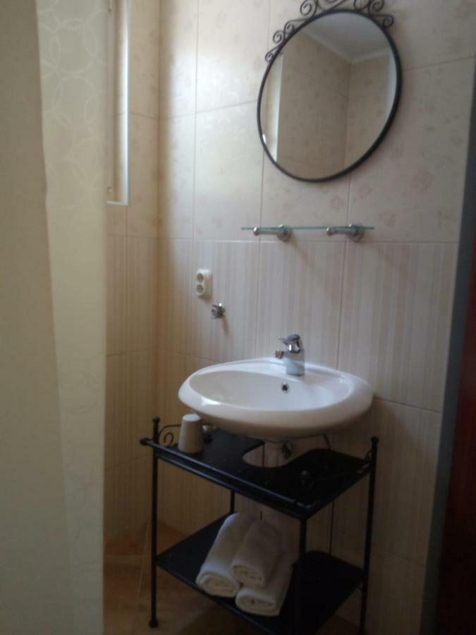 Apartmani More コマルナ エクステリア 写真